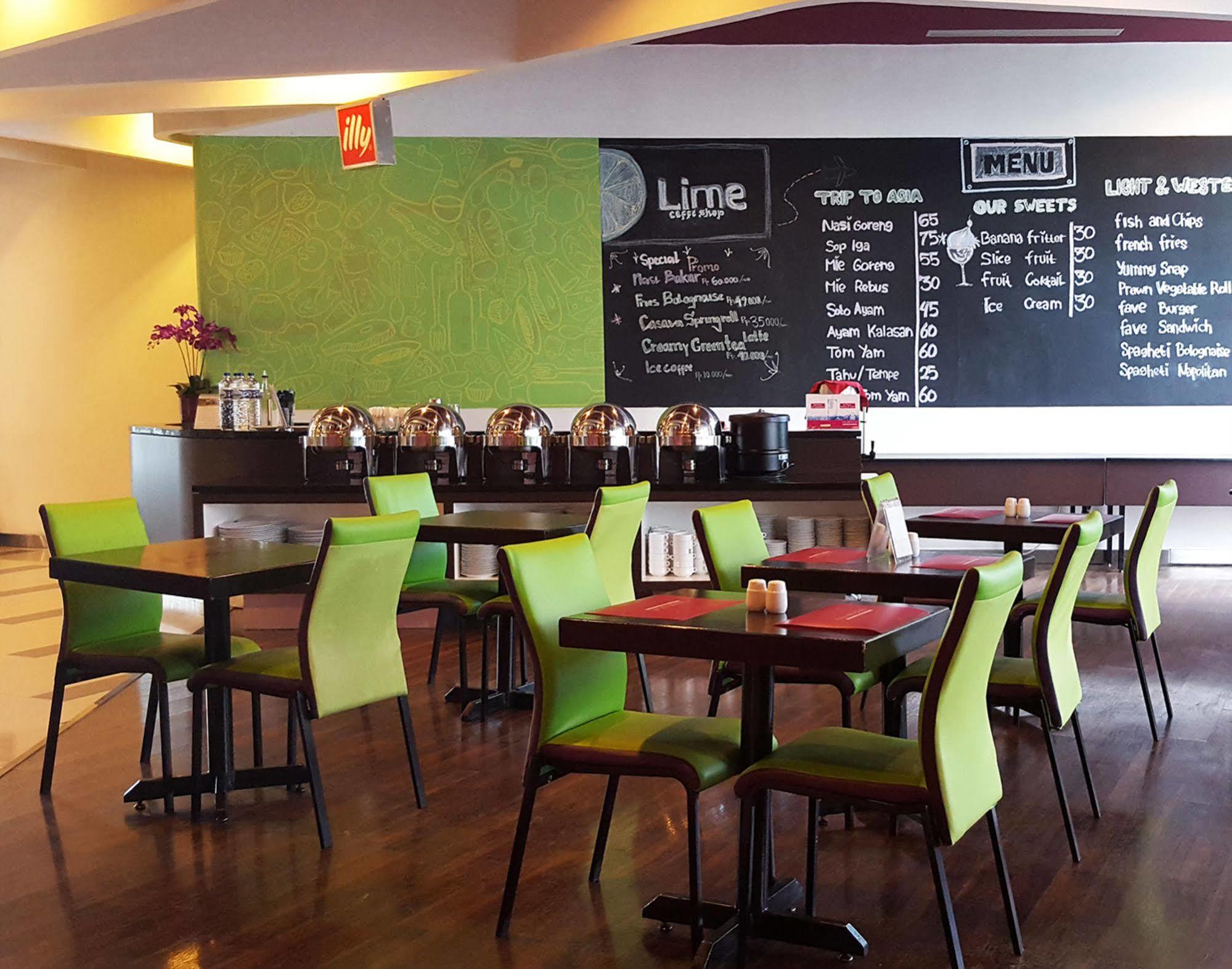 Favehotel Pluit Junction Jakarta Eksteriør billede